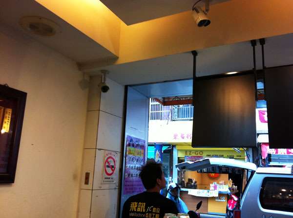 台中監視器╱台中監視器維護\台中監視器系統買賣 █ 施工實績 : 009 = 台中市北區 伊莉沙白花園社區廣場